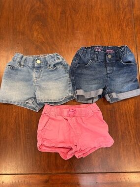 Bundle of Three Pairs Toddler Girls The Children’s Place Shorts Size 3T